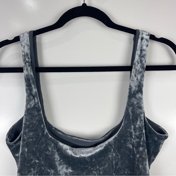 NEW Good American Crushed Velvet Sleeveless Thong Bodysuit Carbon Grey Size LG - Picture 5 of 8